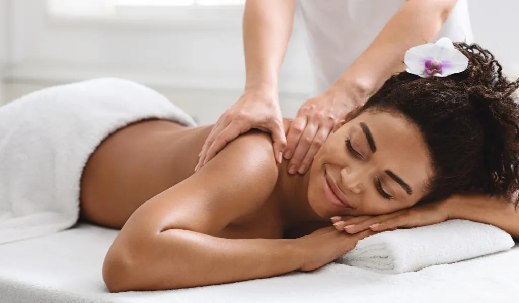 imgi_461_woman-relaxing-during-full-body-massage-1080x630.png